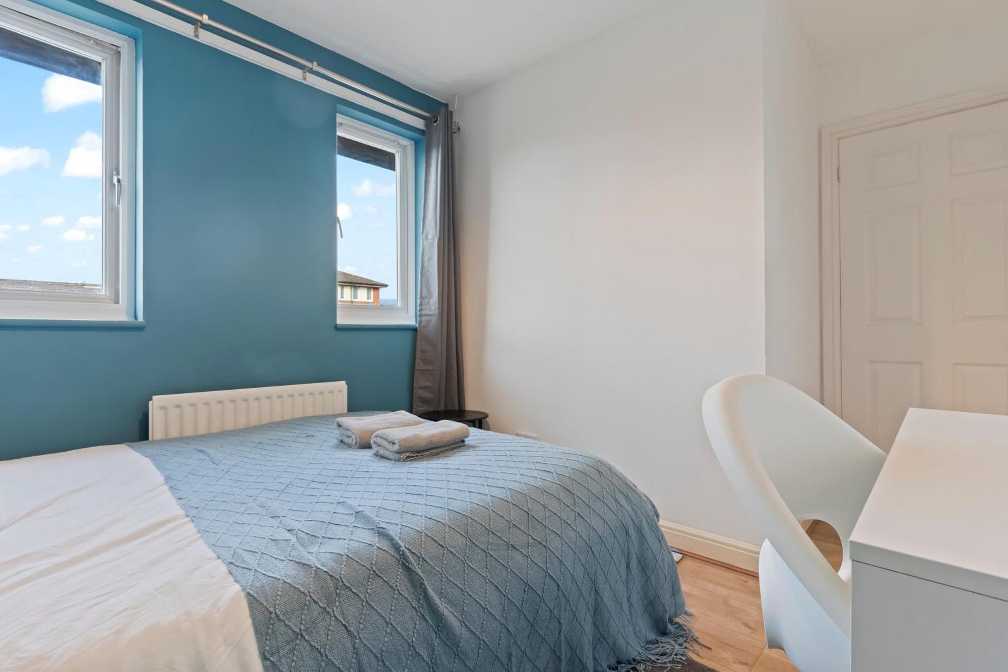 Lovely 4Br House In The City With Parking London Exteriör bild