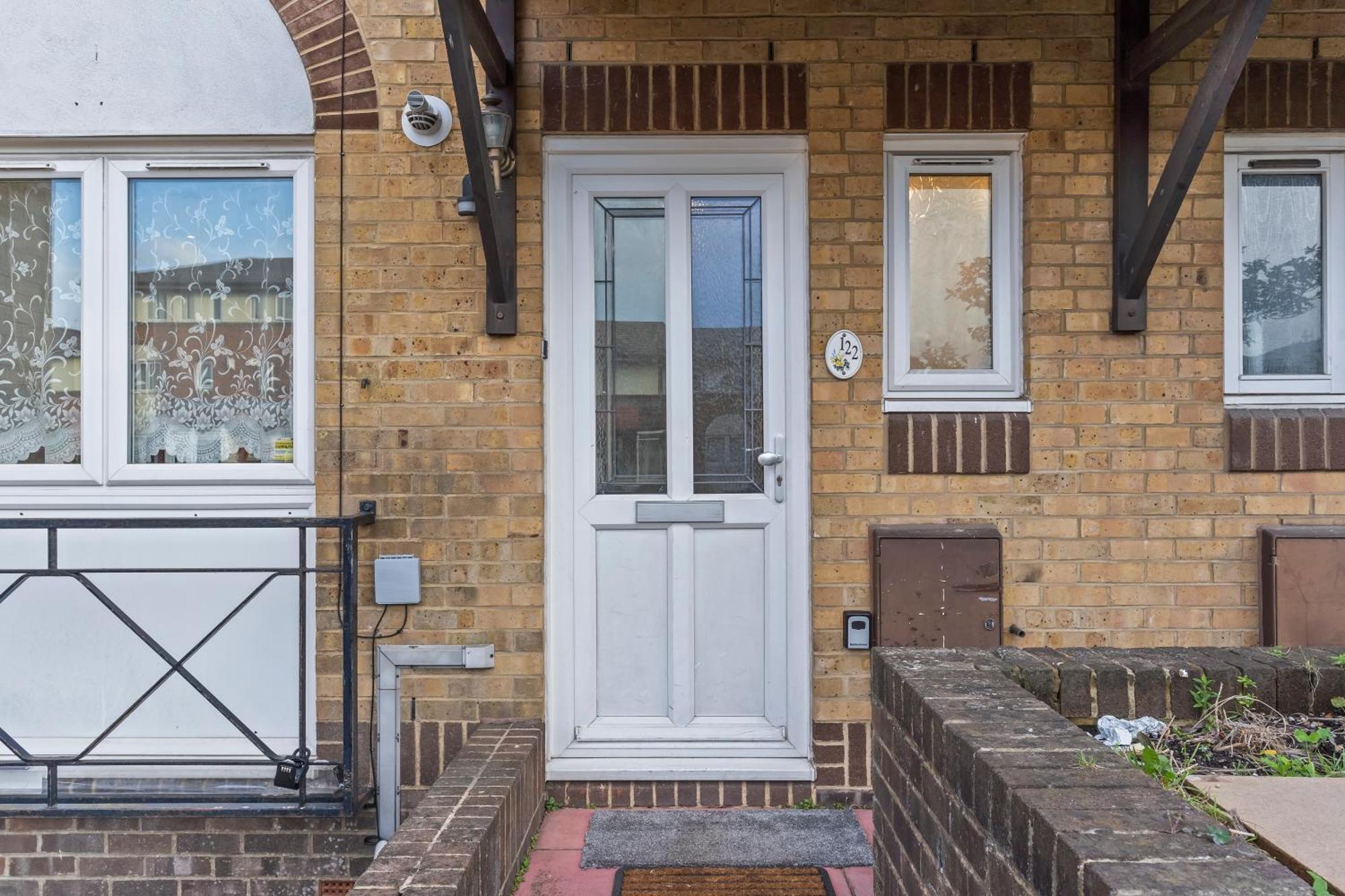 Lovely 4Br House In The City With Parking London Exteriör bild