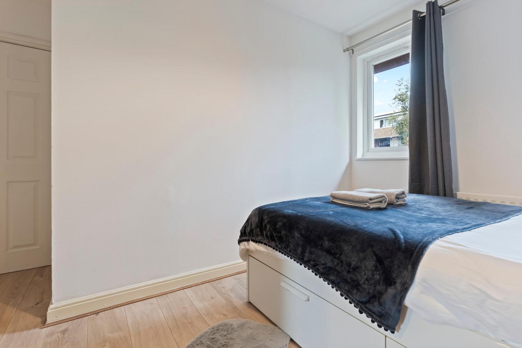 Lovely 4Br House In The City With Parking London Exteriör bild