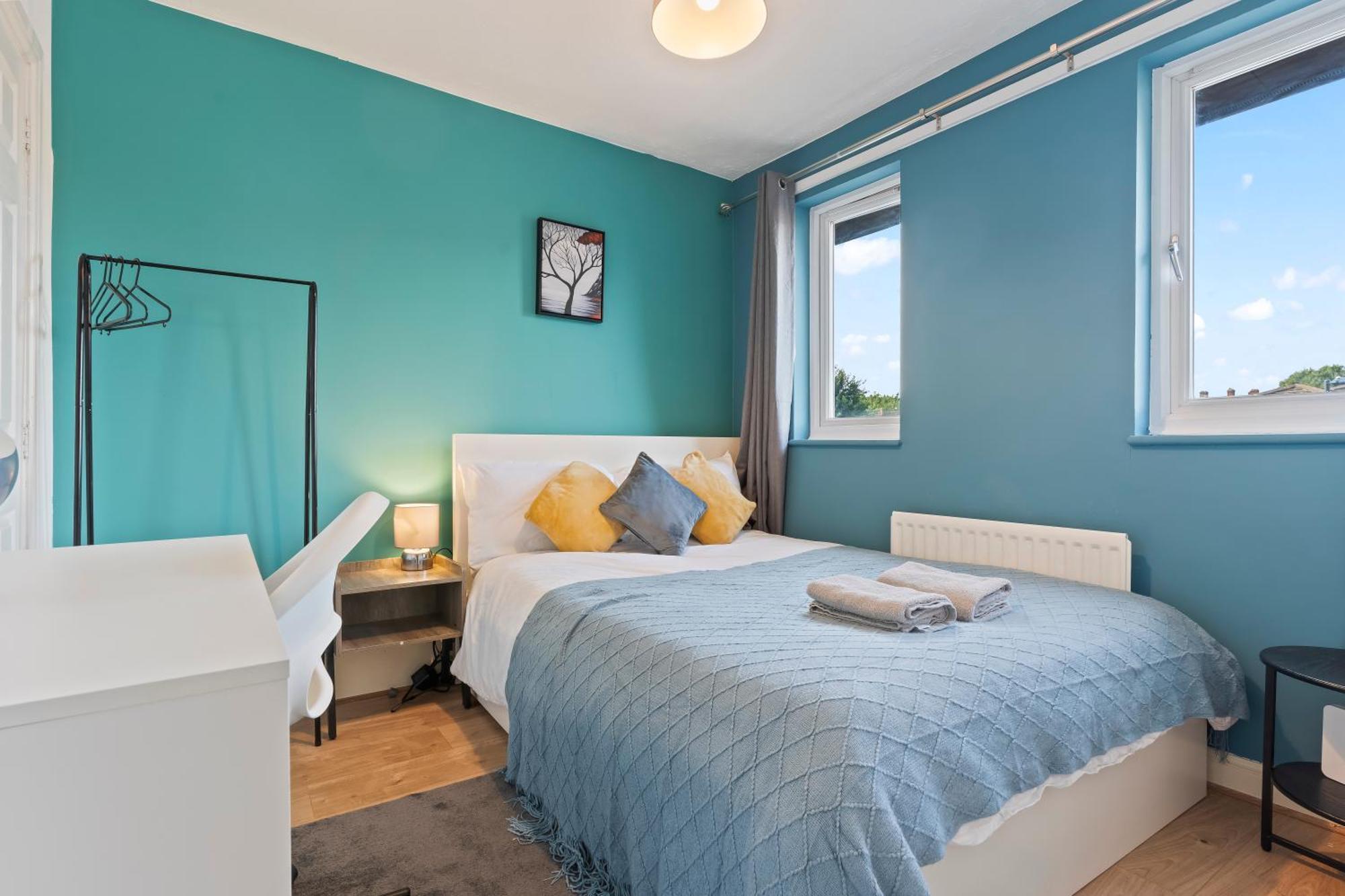 Lovely 4Br House In The City With Parking London Exteriör bild