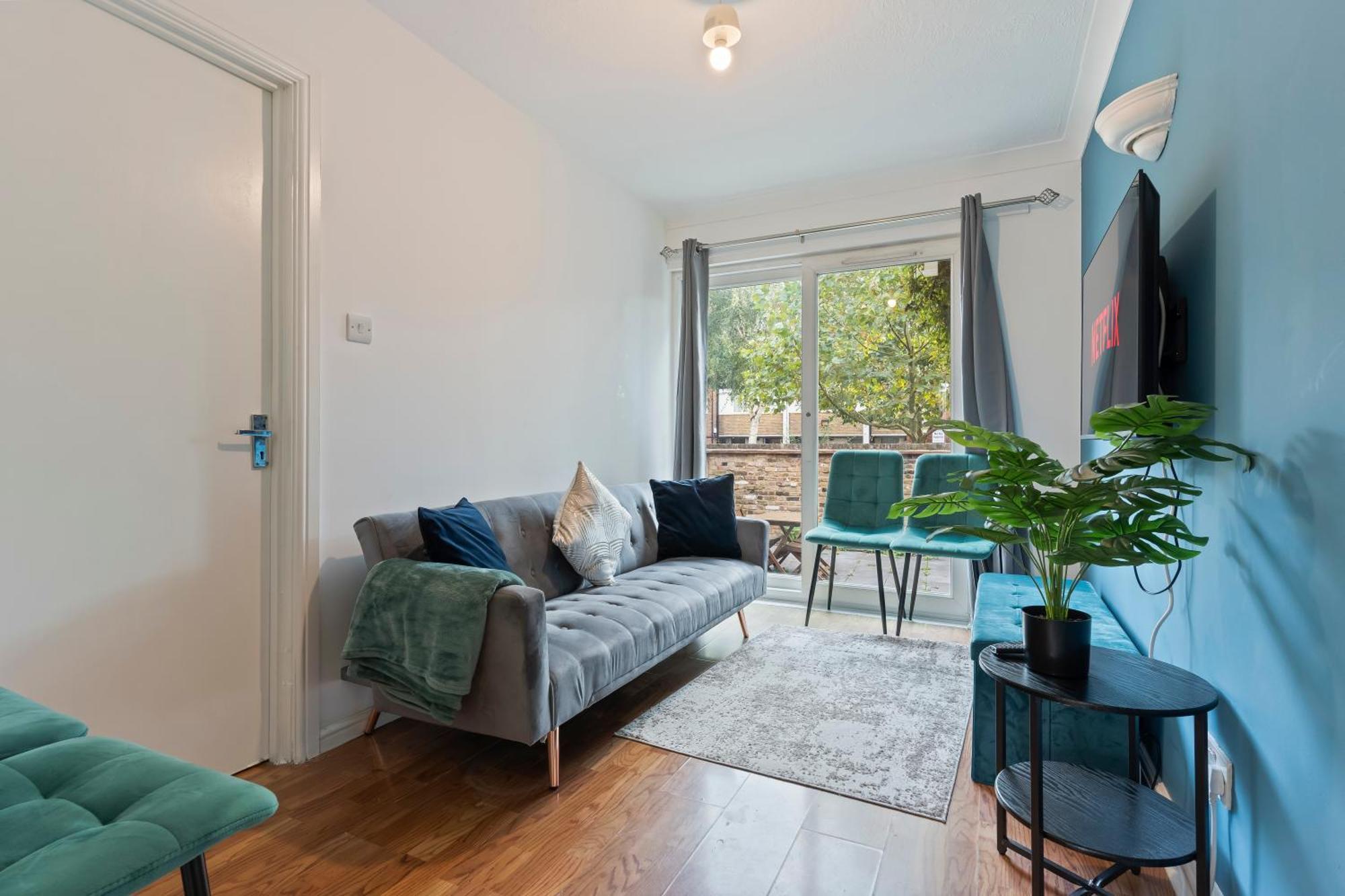 Lovely 4Br House In The City With Parking London Exteriör bild